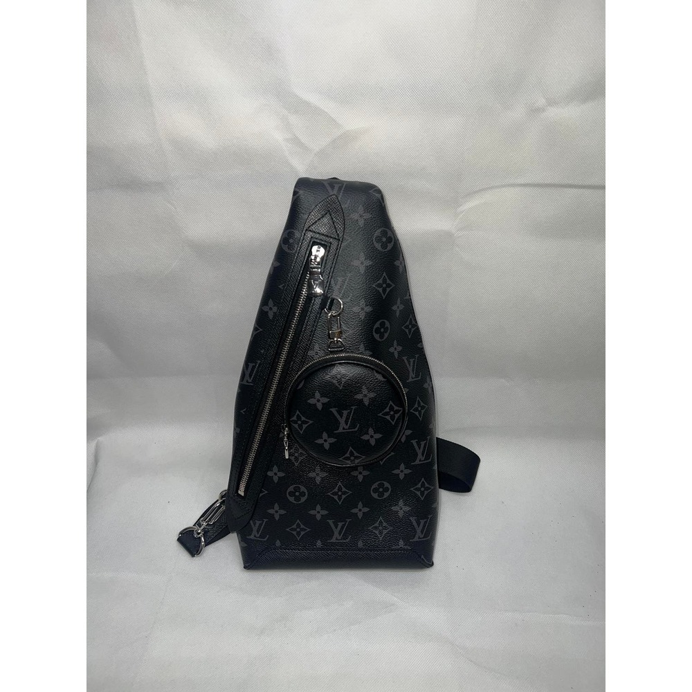 LOUIS VUITTON Duo Slingbag